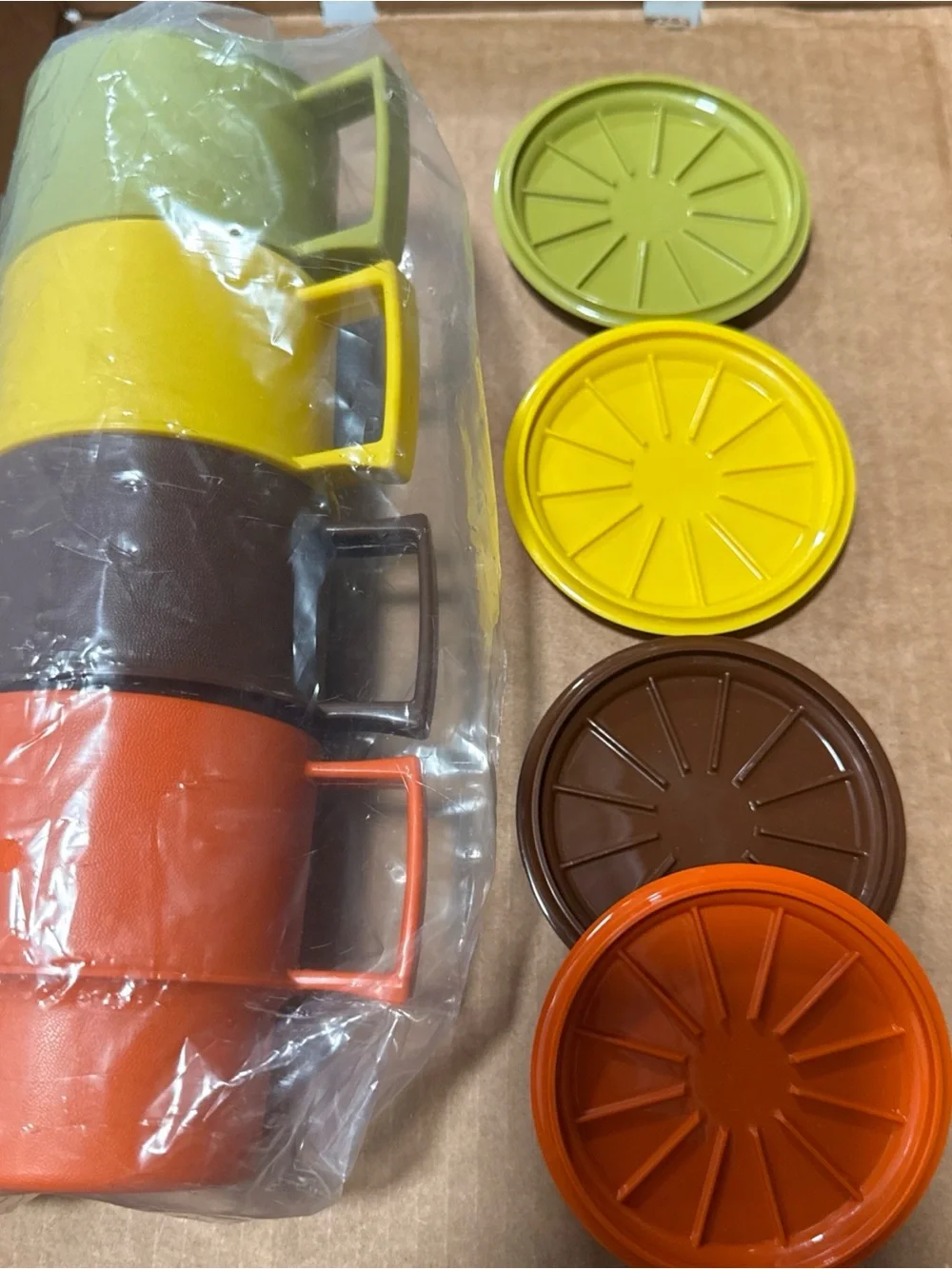 Set of Harvest Tupperware Cups Mugs  W/Lids / Coasters 1312 & 1313 NOS Set Of 4